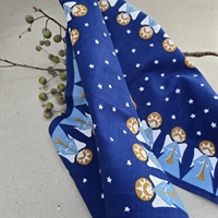 mørkeblå-juleløber-print-engle-med-trompeter-retr-juletekstil